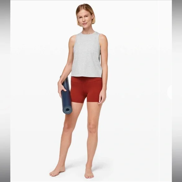 Lululemon minimal tank in heathered power Grey - Picture 4 of 9